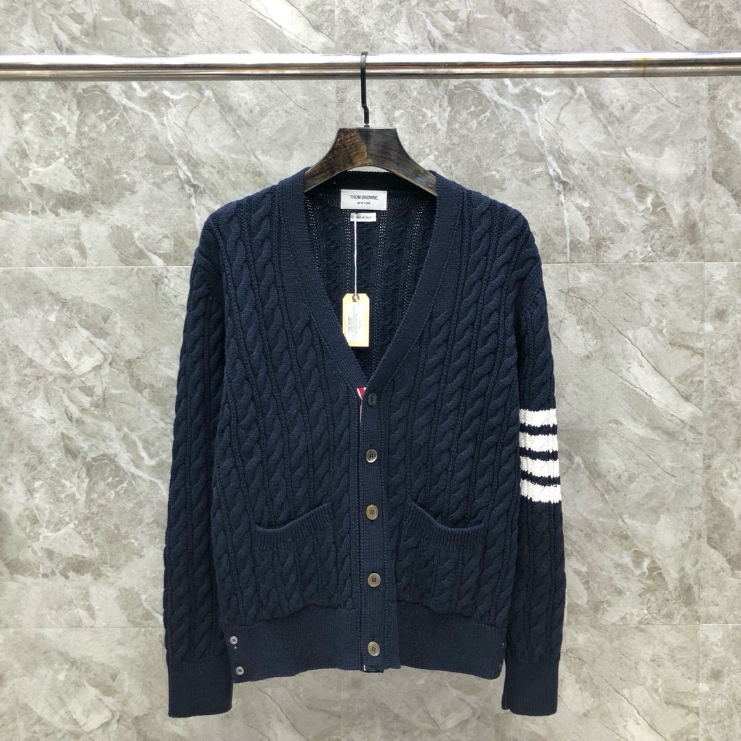 톰브라운 가디건 25FW 66ST549