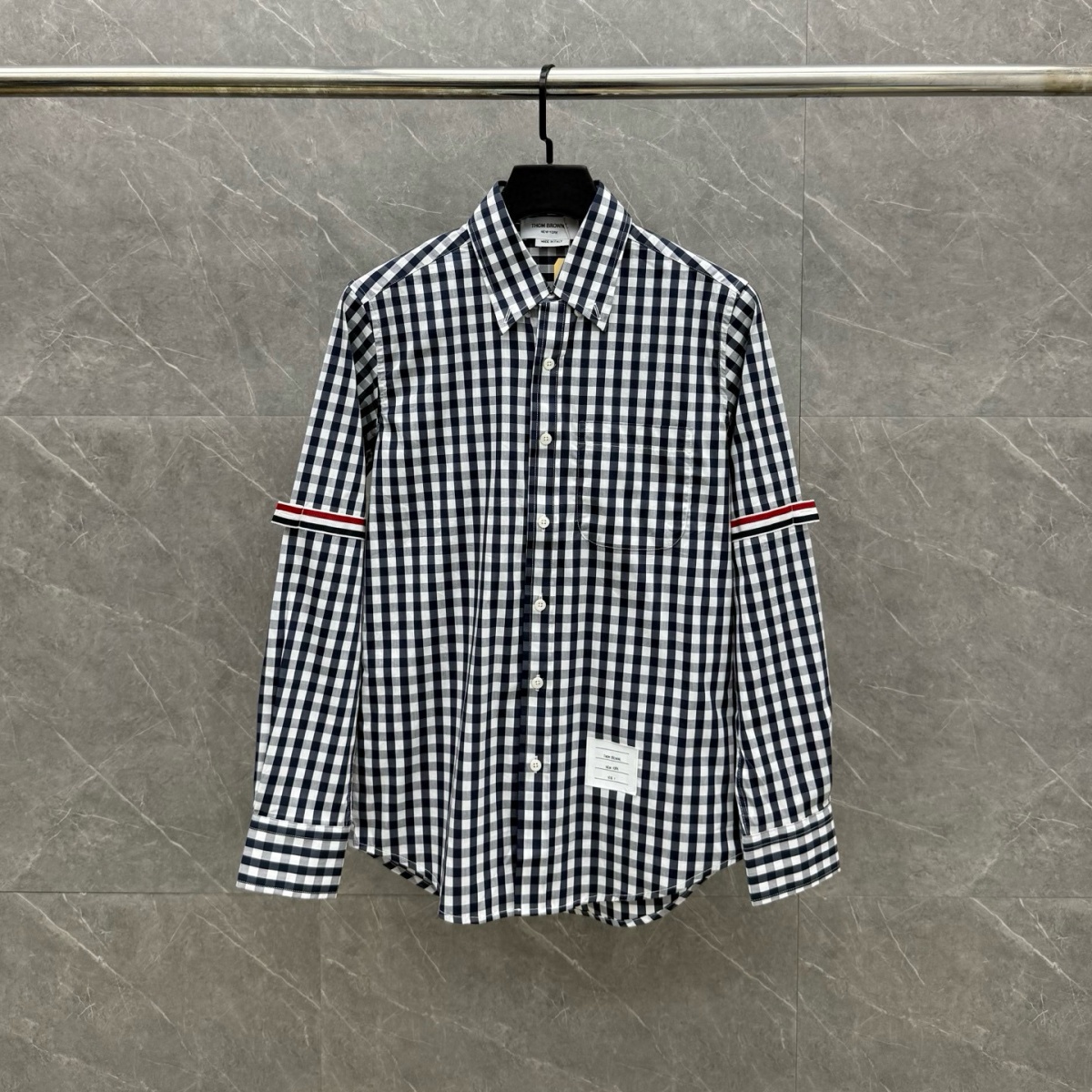 톰브라운 셔츠 25FW 66ST553