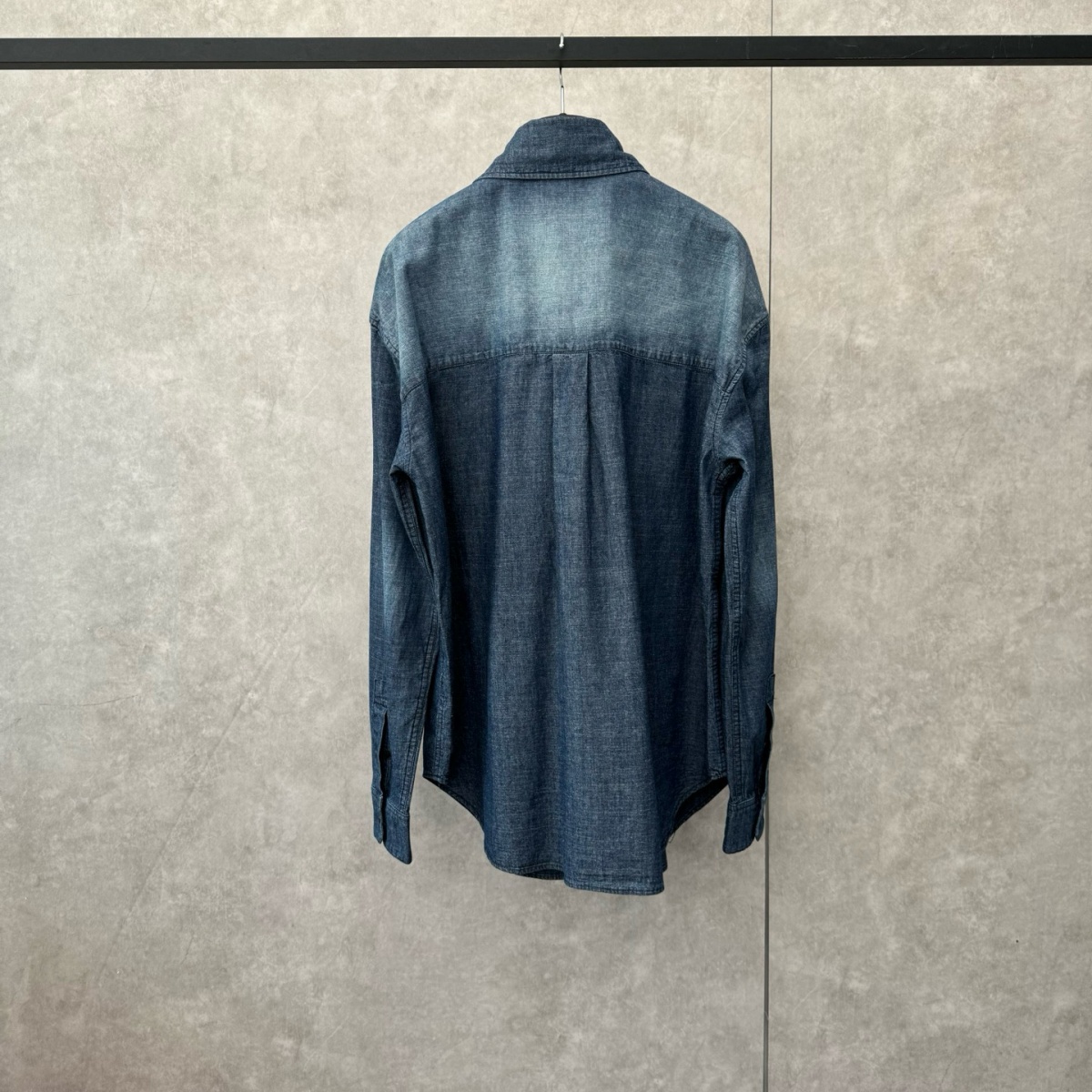 Alternative view of 로에* 데님 셔츠 25FW 66ST522