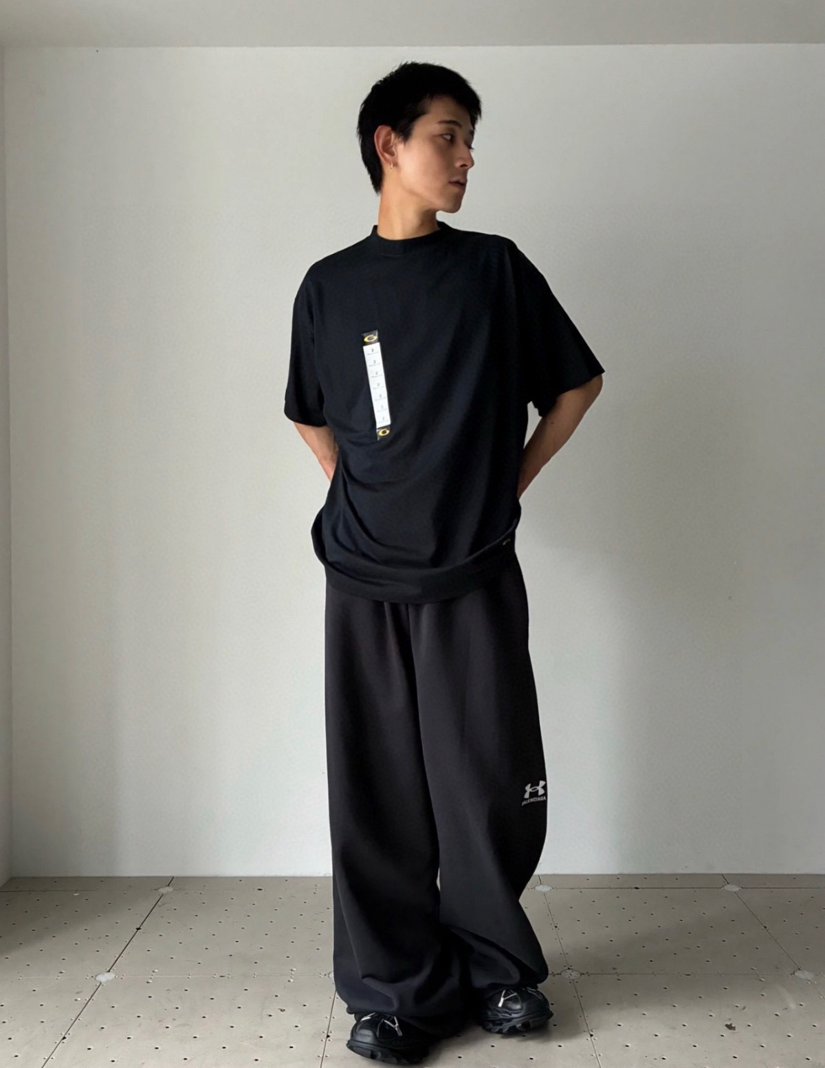 Alternative view of 발렌시아가 티셔츠 25FW 66ST527