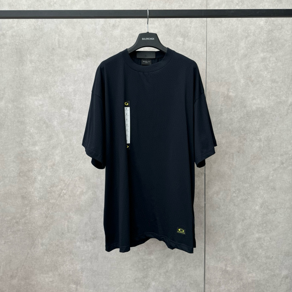 발렌시아가 티셔츠 25FW 66ST527