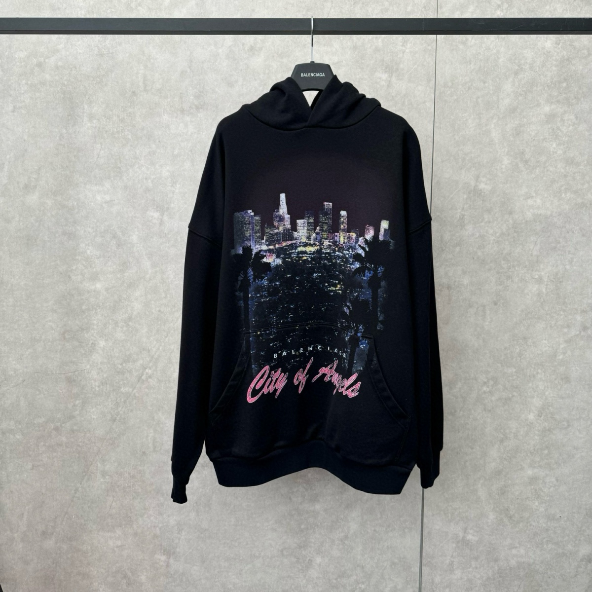 발렌시아가 후드 25FW 66ST530