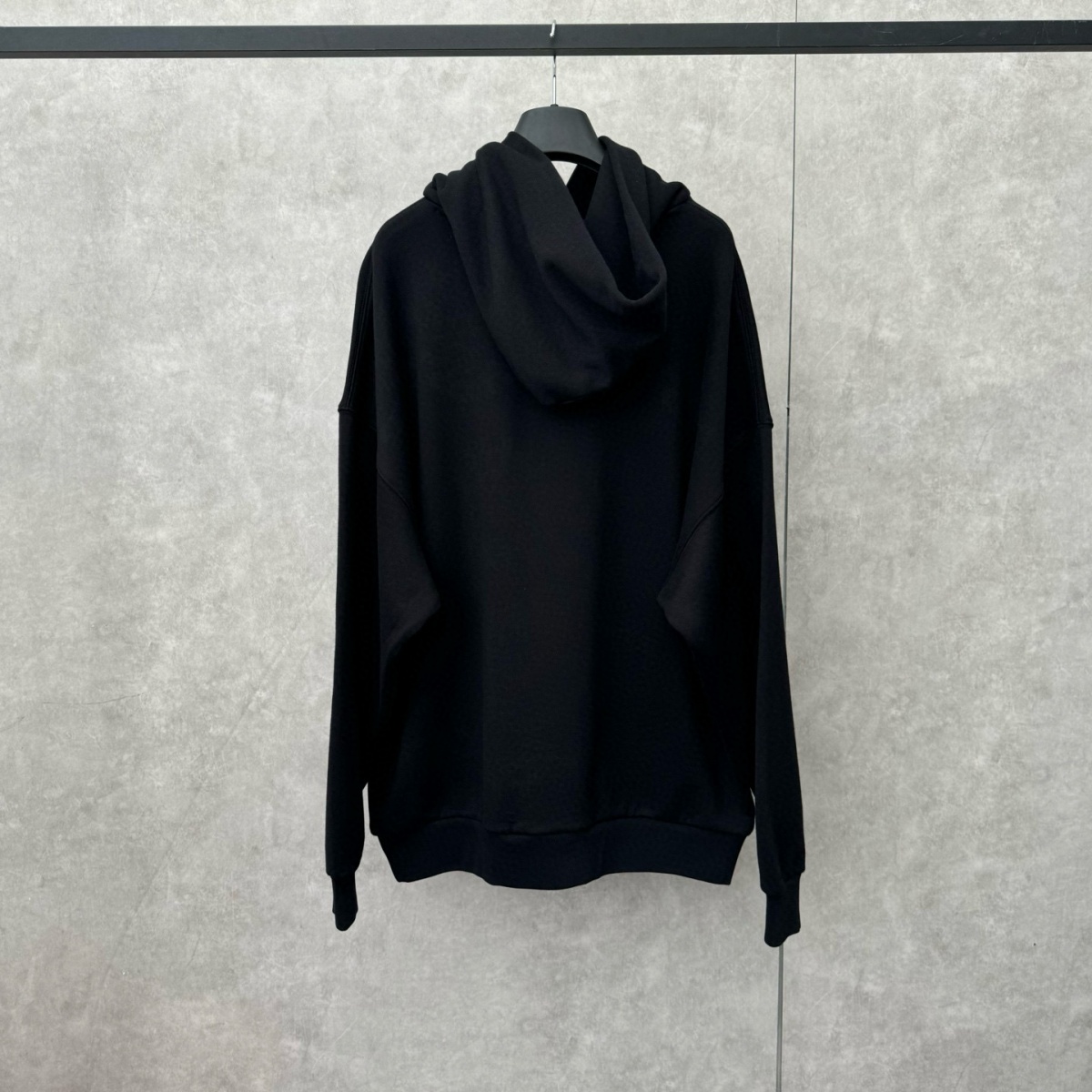 Alternative view of 발렌시아가 후드 25FW 66ST530
