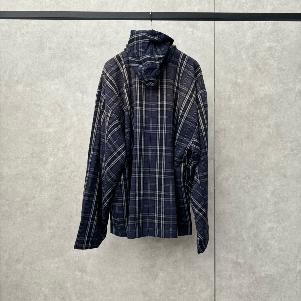 Alternative view of 발렌시아가 집업 25FW 66ST533
