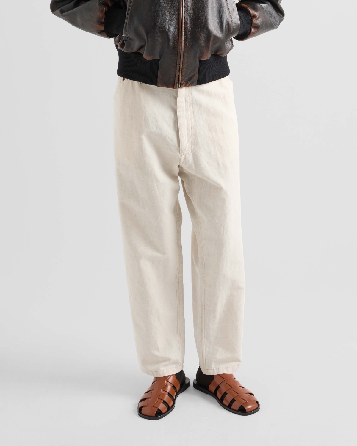 Alternative view of 프라다 마혼방 롱팬츠 25FW 66ST561