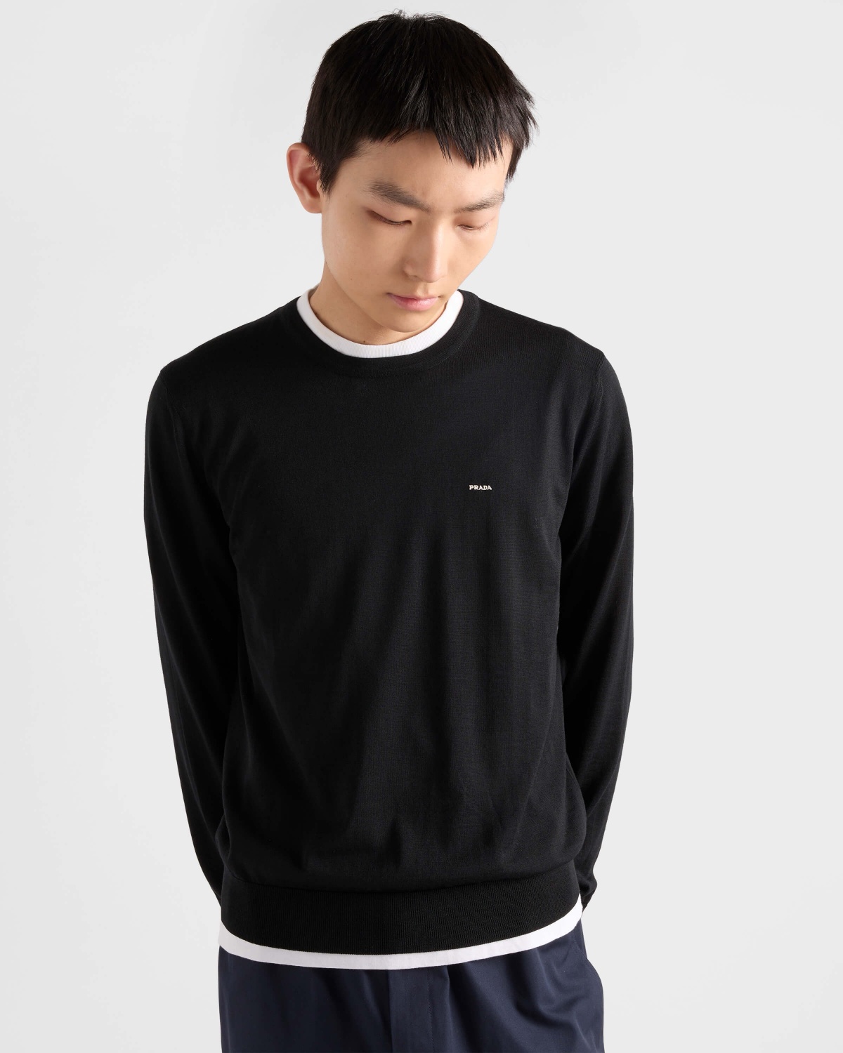 Alternative view of 프라다 미니 로고 울니트 25FW 66ST563