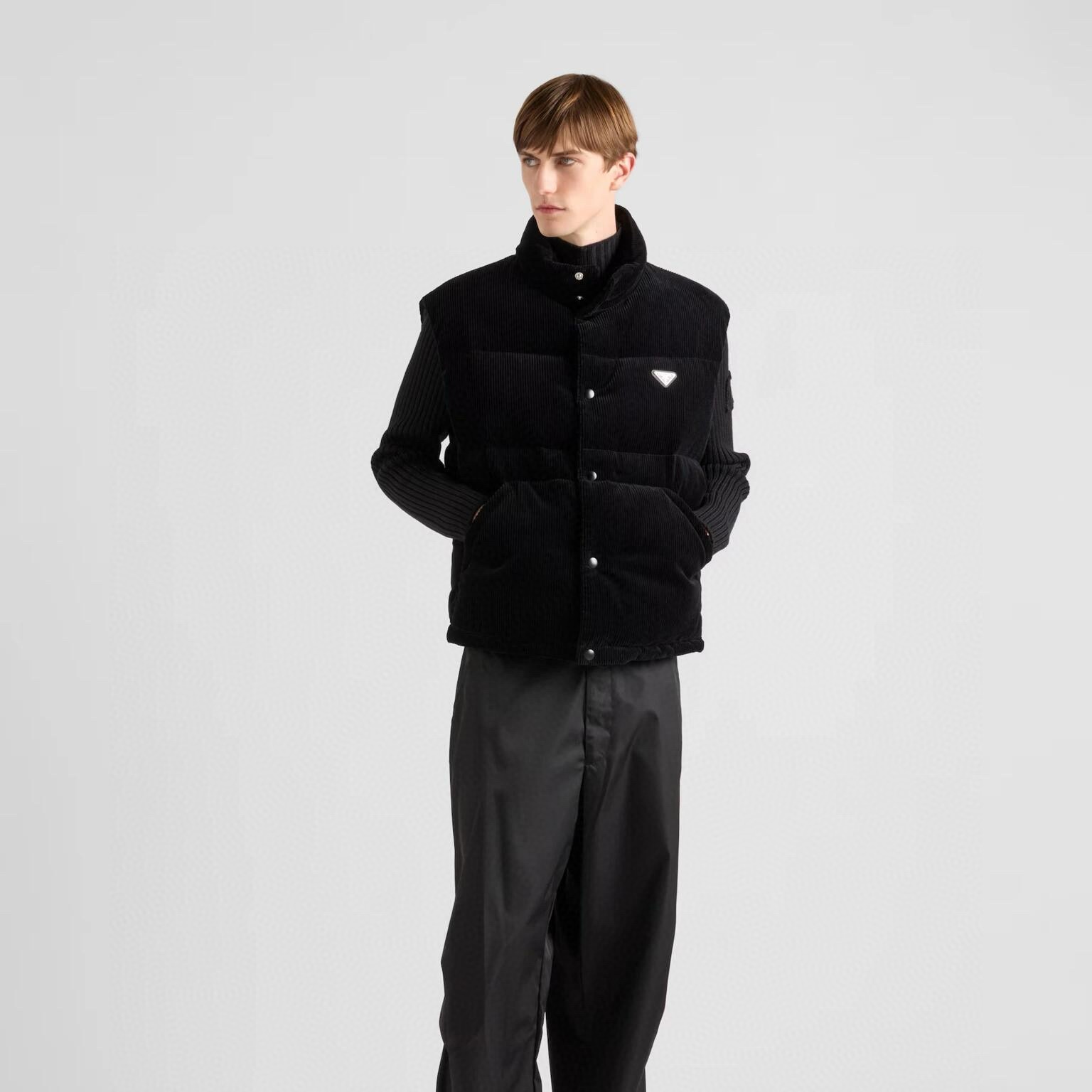 Alternative view of 프라다 코듀로이 다운 베스트 25FW RA3209
