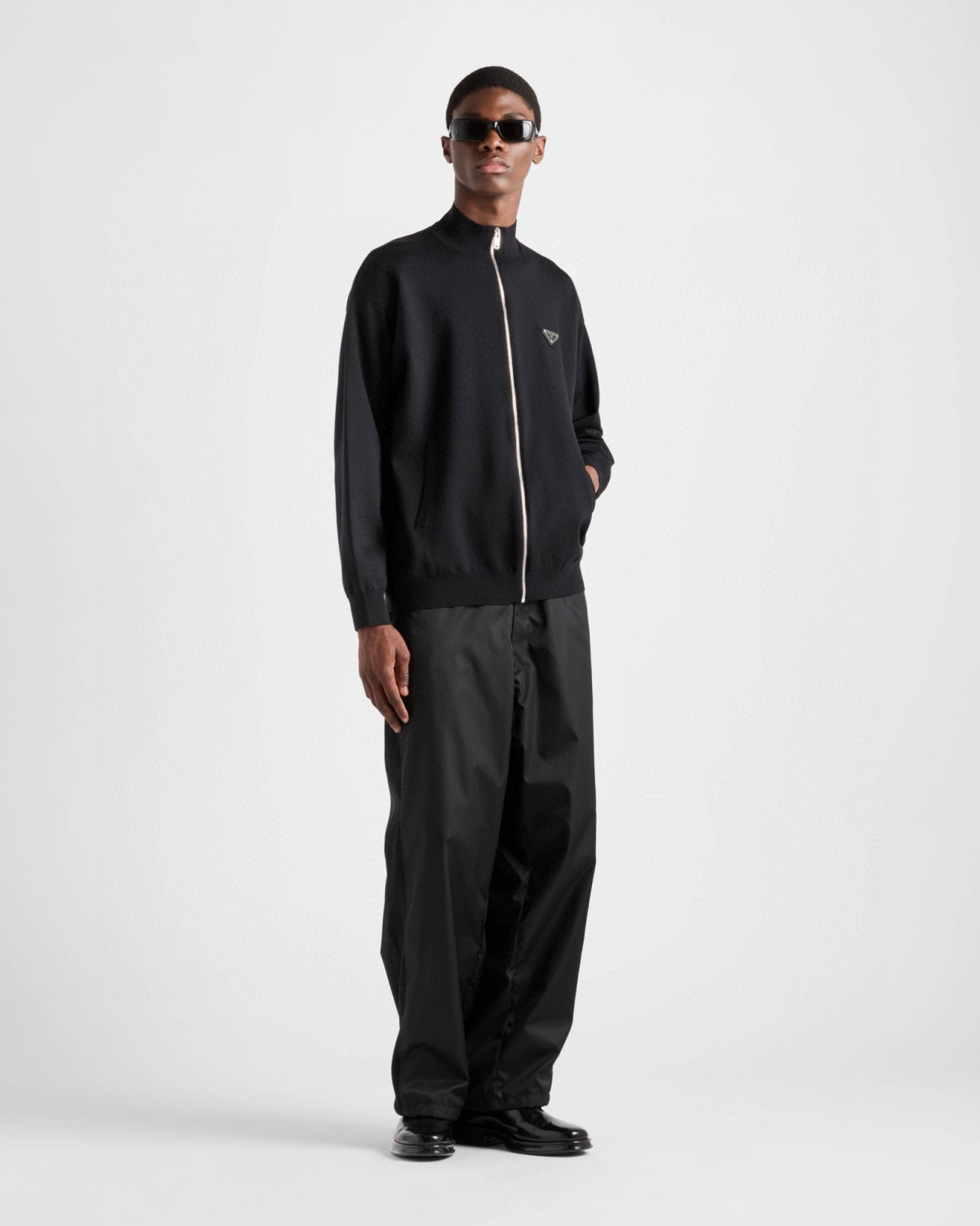 Alternative view of 프라다 Oversize 양모 집업 가디건 25FW TBH7028
