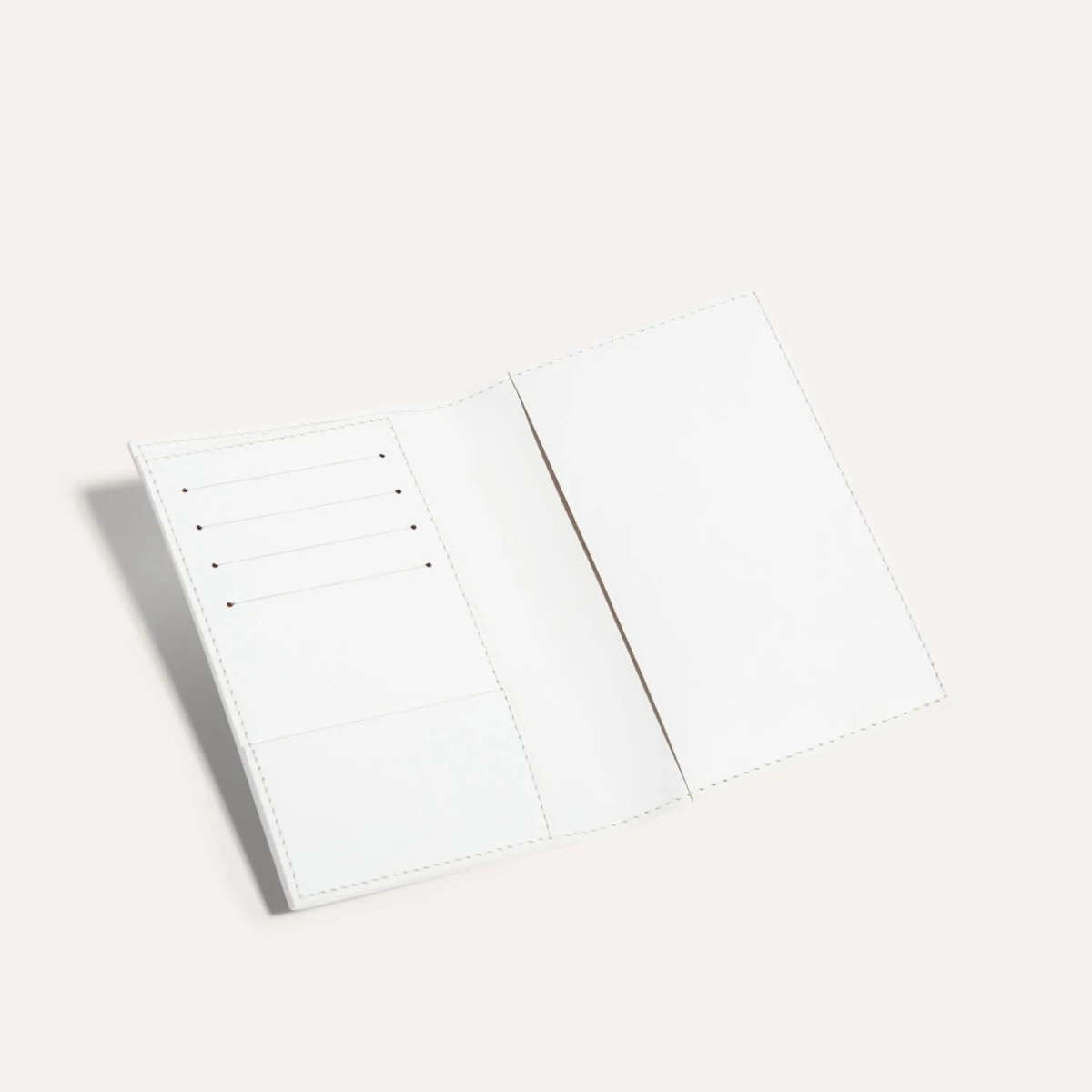 Alternative view of 고야* 그르넬 여권 케이스 화이트
