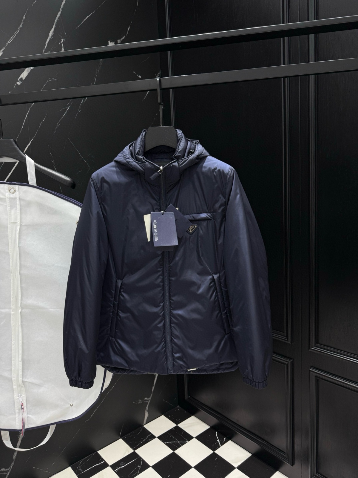 Alternative view of 프라다 리나일론 푸퍼 다운 재킷 25FW 6F25045-2