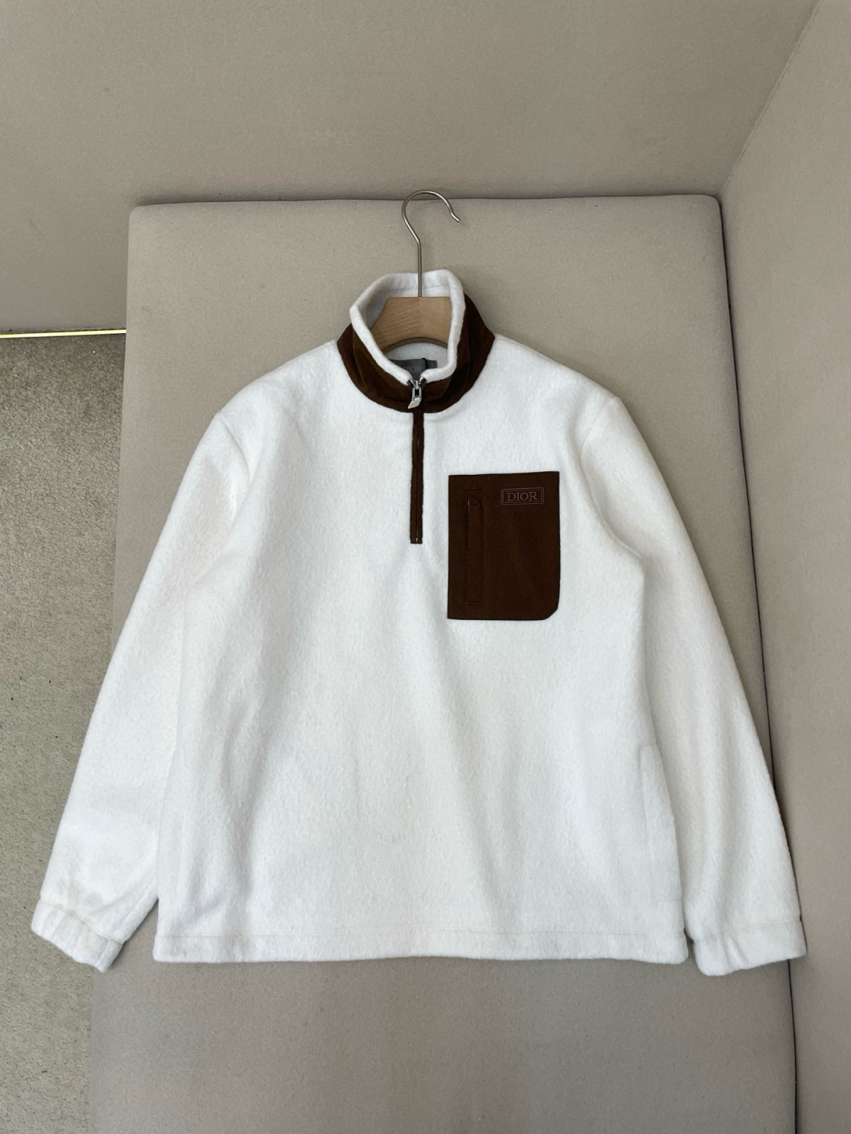 Alternative view of 디* 아이콘즈 플리스 하프집업 스웨트셔츠 26SS 66STD4401