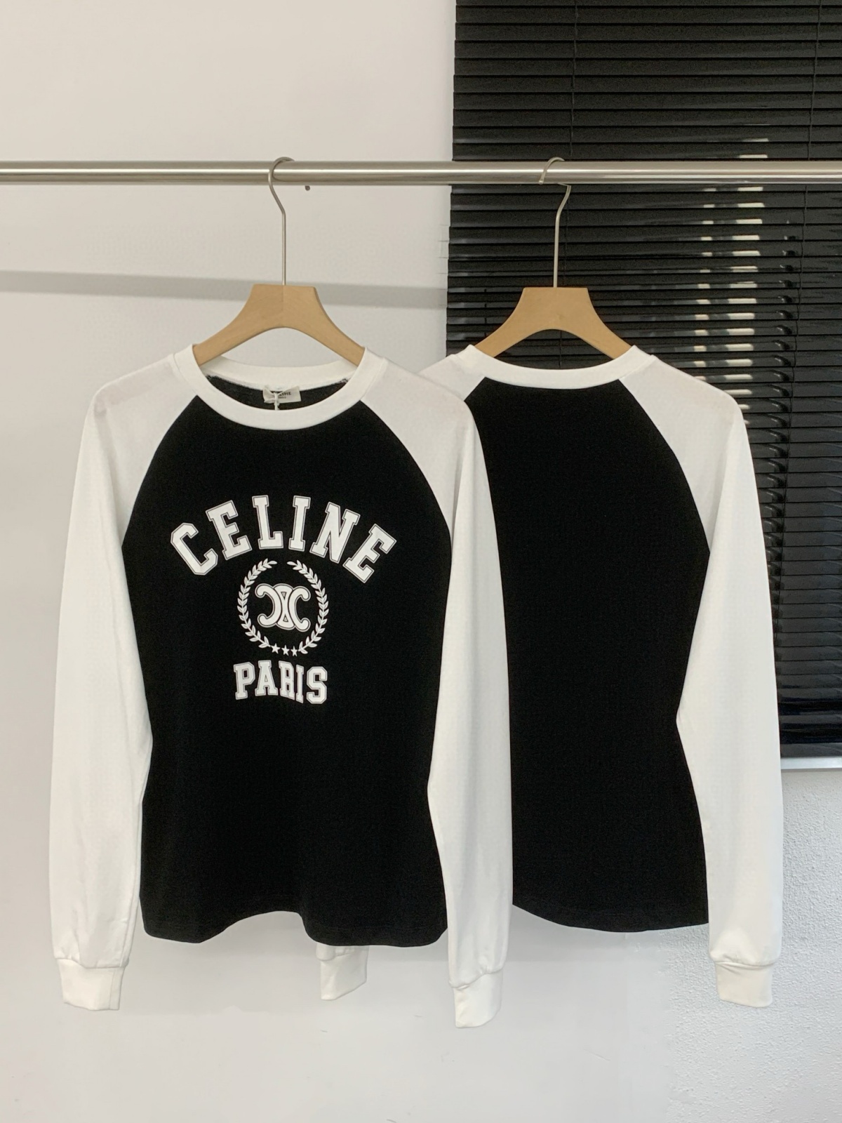 Alternative view of 셀린* 여성 로고 배색 롱슬리브 티셔츠 26SS Ceo213