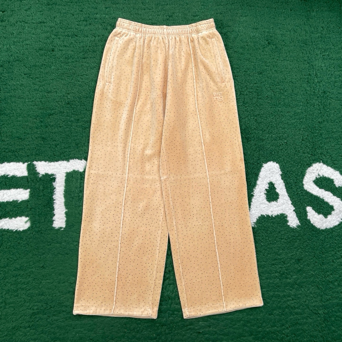 Alternative view of 알렉산더왕 여성 스톤 벨벳 팬츠 26SS RA4021-4