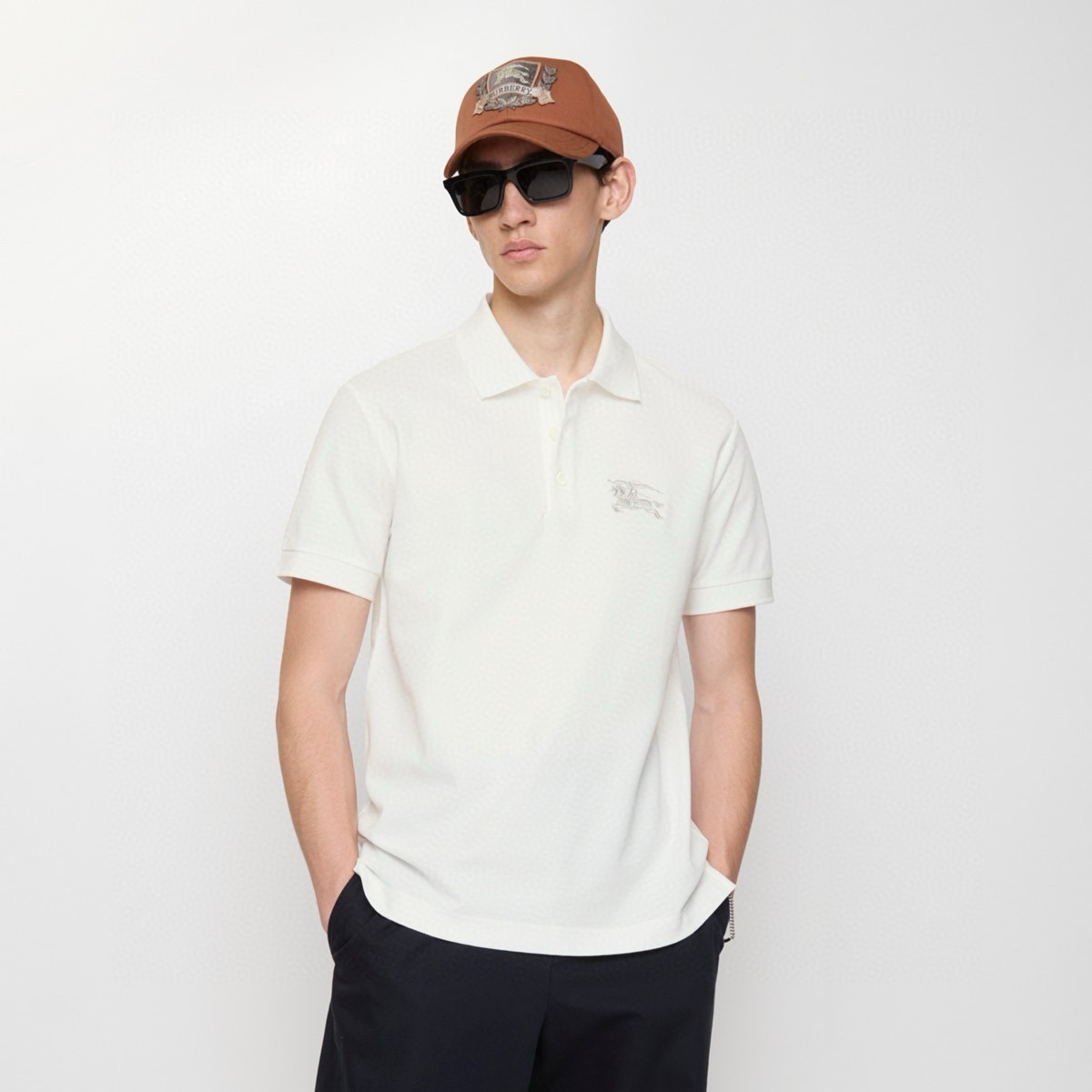 Alternative view of 버버리 기사 자수 코튼 PK 폴로 셔츠 26SS RA4026-2