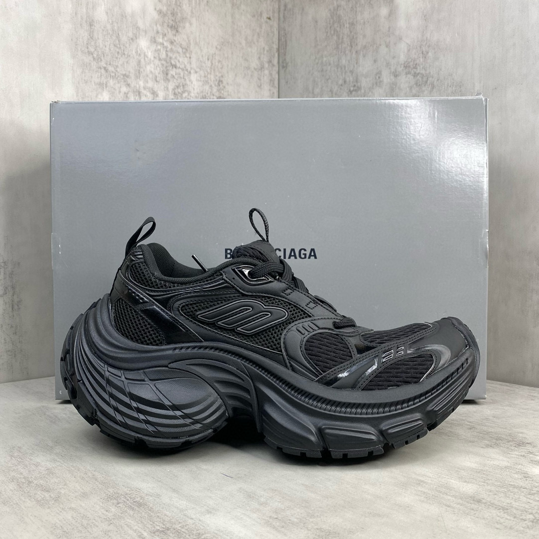 Alternative view of 발렌시아가 10XL 러너 스니커즈 792778-11