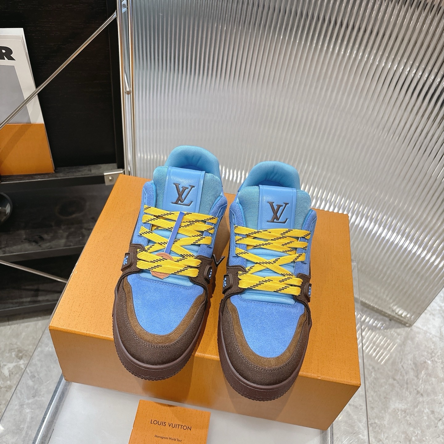 Alternative view of 루이비통 LV 트레이너 스니커즈 1AJ398
