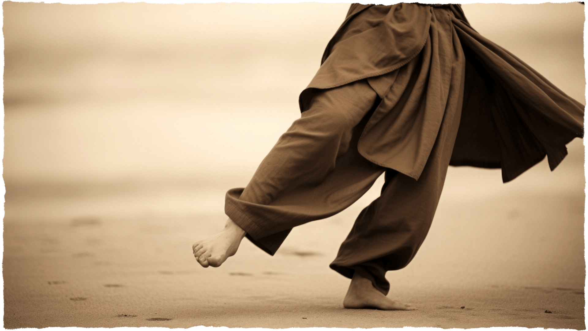 Copertina dell'articolo i tre errori del principiante raffigurante un praticante di arti marziali che fa un passo sulla sabbia