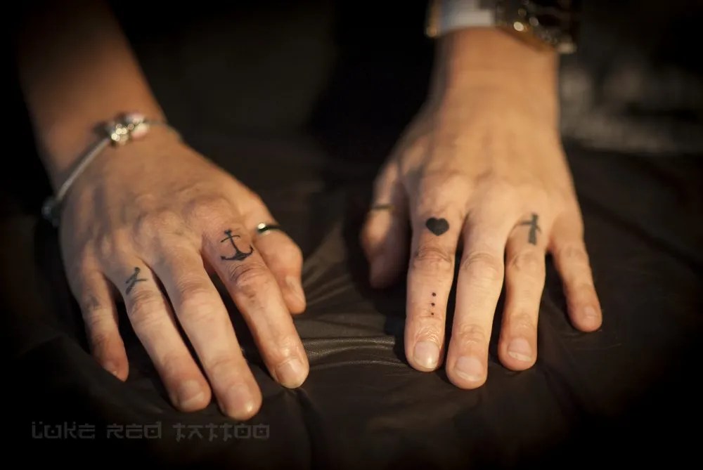 Tatuaggi Piccoli - Mini Tattoo Minimal Semplici Fini Belli Di Tendenza 669_x_1000_jpg