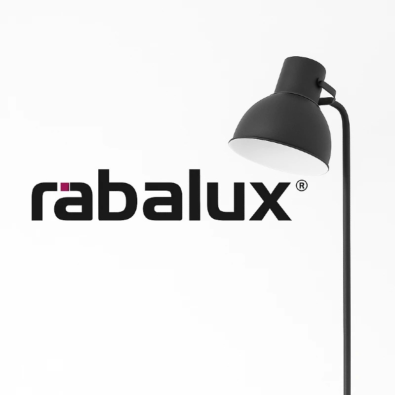 Sigla Rabalux și un lampadar modern pe fundal alb, imagine reprezentativă pentru categoria brandurilor de iluminat interior de pe LuminiDeco.