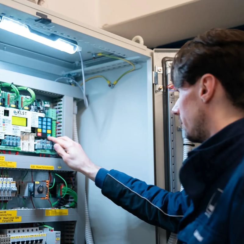 Crew Elevators Lutz Elevators - Full HD Minimal Images for Desktop