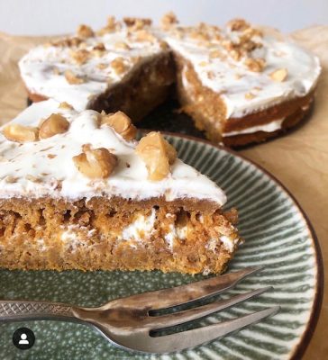 Healthy carrotcake met citroen-walnotenfrost: