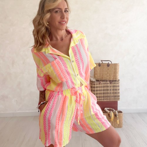 Conjunto fluor líneas geométricas