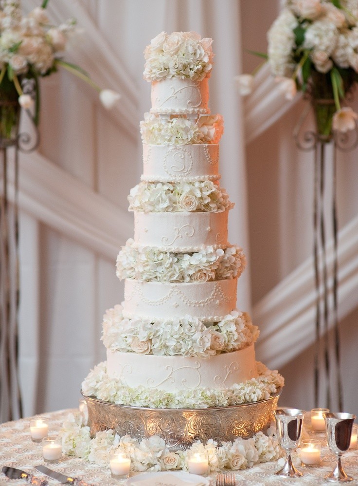 Delicious moist cake that can be for breakfast, brunch, or desert. Luxe Wedding Cake Wedding Cakes