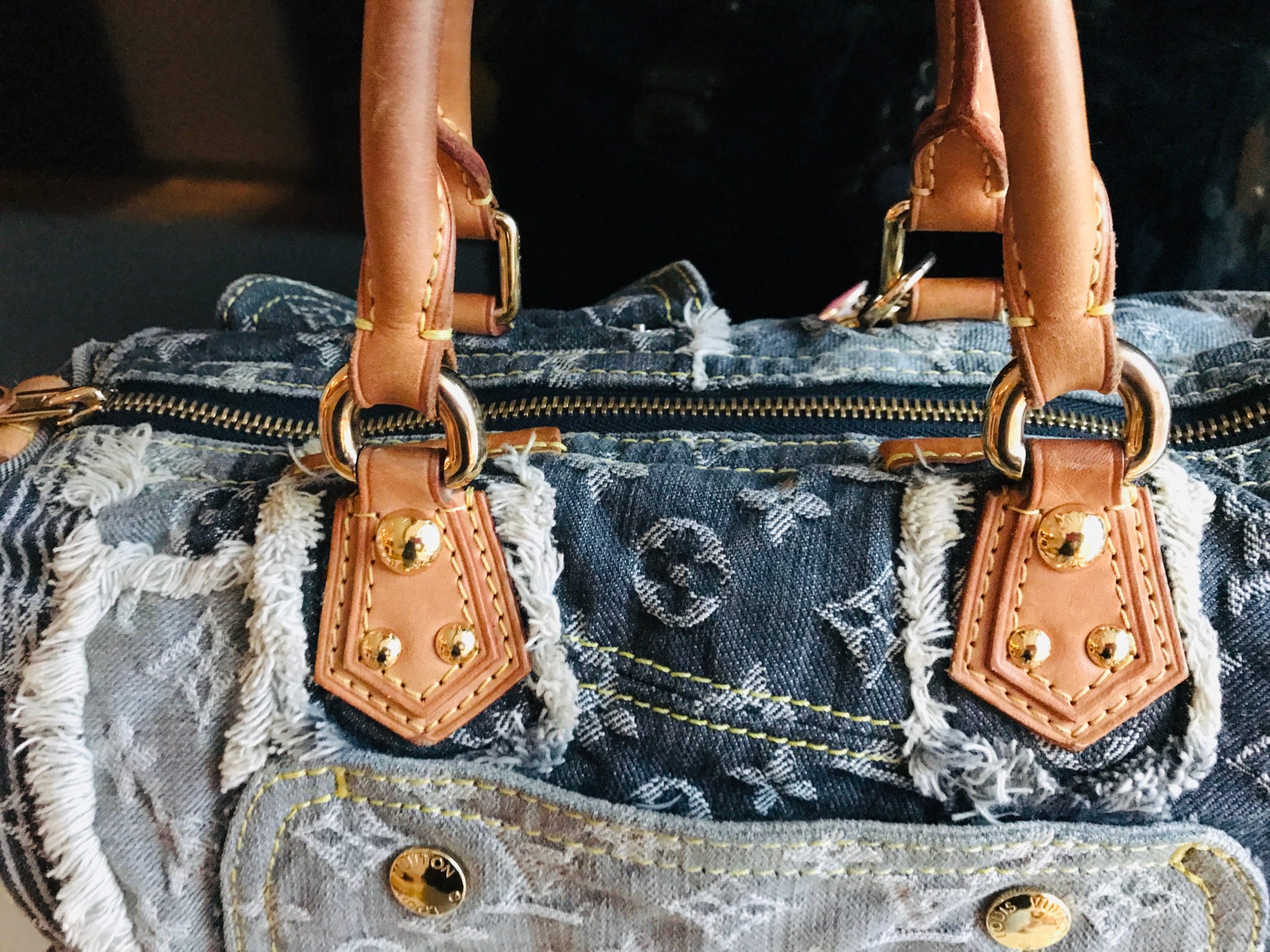 (10/10 or n) includes box, dust bag and tags no pouch 12.20 x 11.22 x 6.69 inches (length x height x width) l 12.2 x h 11.2 x w 6.7 inches. Louis Vuitton Denim Speedy 30 Patchwork Authentic Rare Unicorn