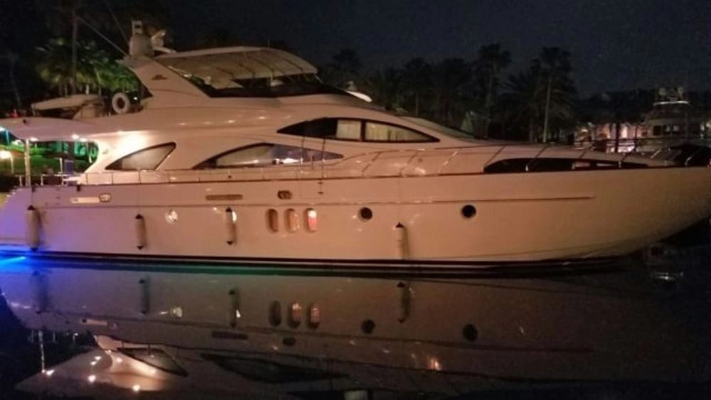 Private Yacht Charter Miami 80 Azimut Luxury Liners