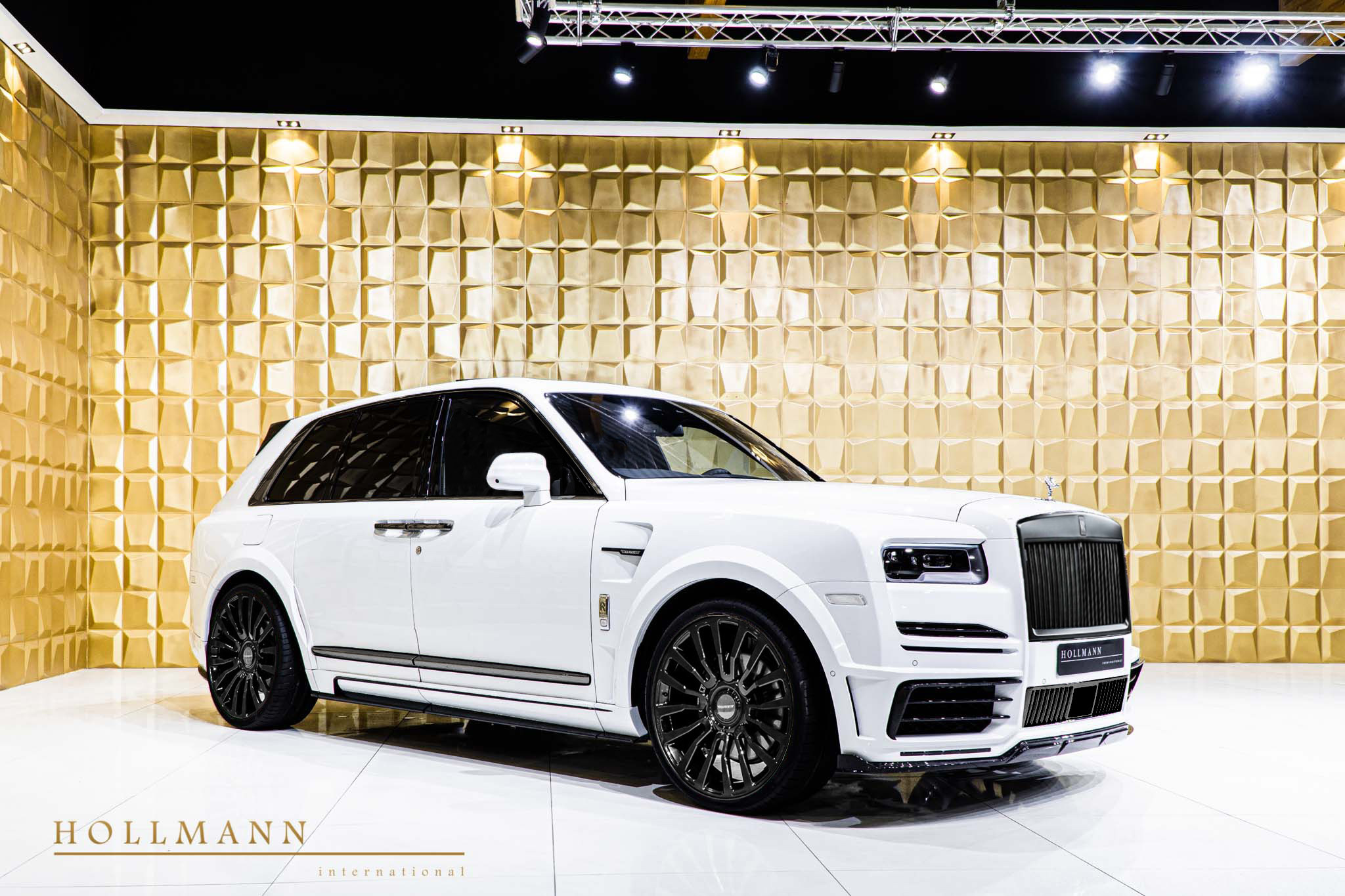 Rolls-royce cullinan by mansory