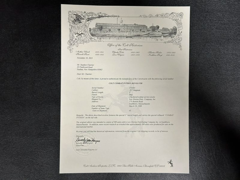 Colt Combat Python 3 Revolver Luxus Capital - Vintage Designs - Professional Desktop Collection