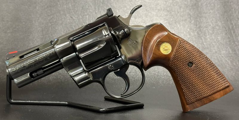 Colt Combat Python 3 Revolver Luxus Capital - Retina Ocean Pictures for Desktop