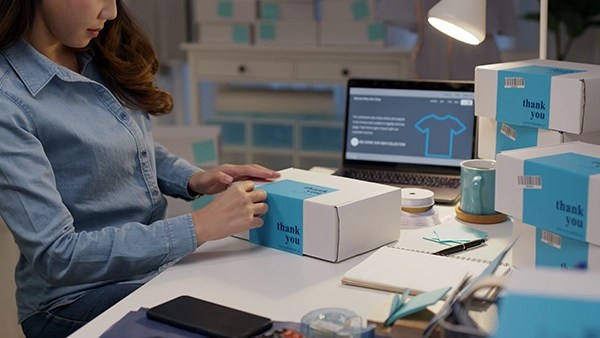 E-commerce fulfillment packaging