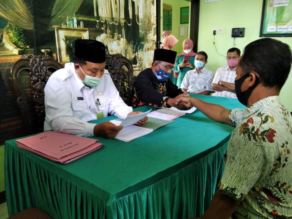 Ikrar Wakaf MWC Ngebel - LWPNU JATIM