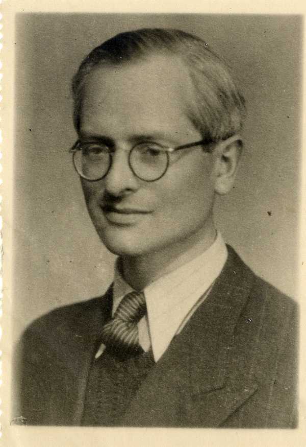 ד"ר לב שטיינהאור, 1945?