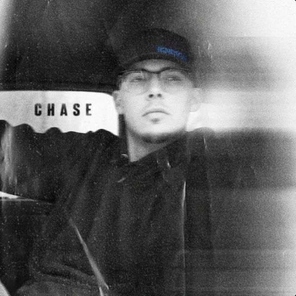 Chase Matthew - SUNDAY CLOTHES Lyrics