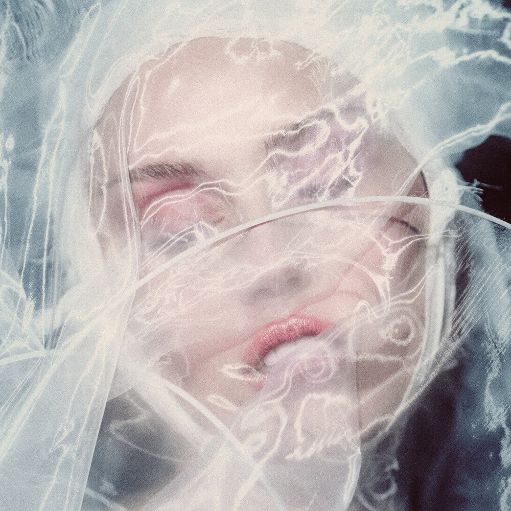 Miley Cyrus – Secrets Lyrics