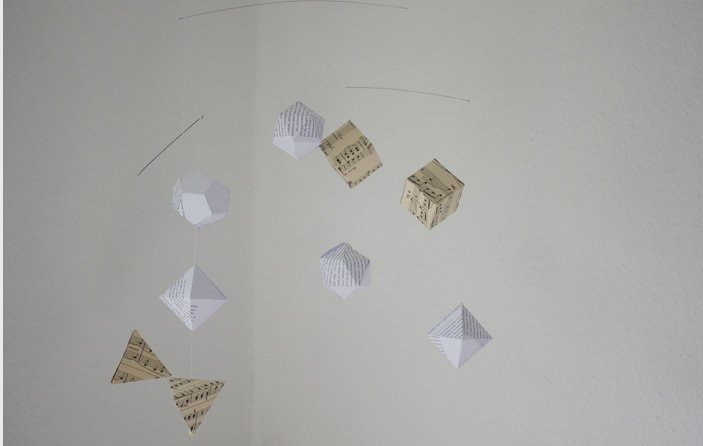 Mobile, selbermachen, origami, altpapier, notenpapier