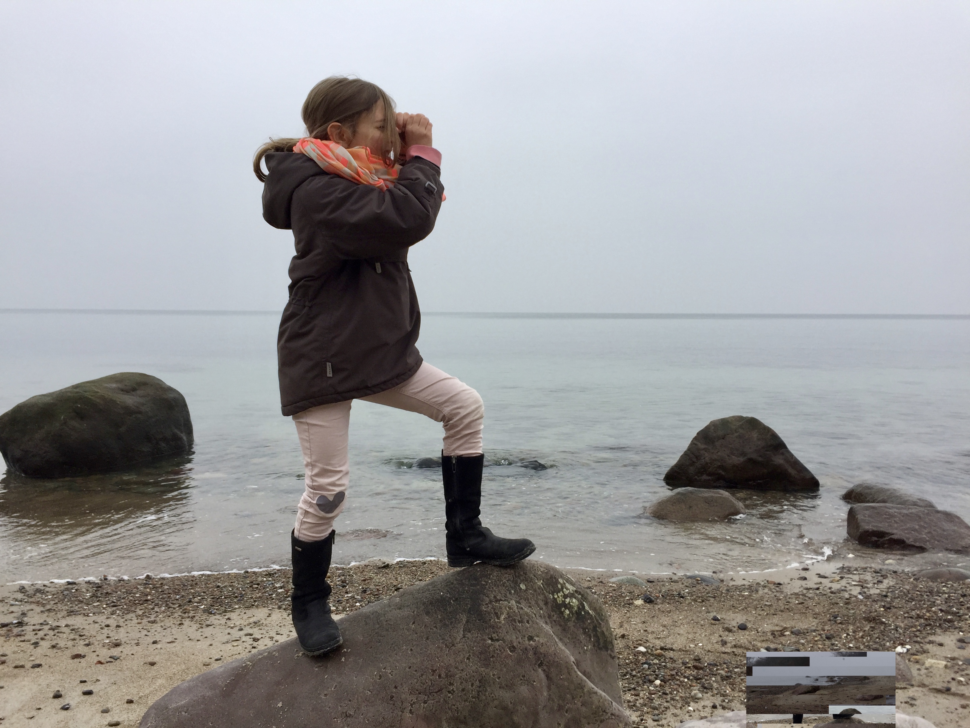 Mädchen am Strand bei Rerik