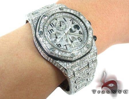 Et son bracelet intégré, la royal oak a renversé les codes en vigueur en 1972 et a pris sa place légitime en tant qu'icône moderne. Audemars Piguet Royal Oak Offshore Full Diamond Watch 27854 Mens Audemars Piguet Watches White Stainless Steel Round Cut 26 45 Ct