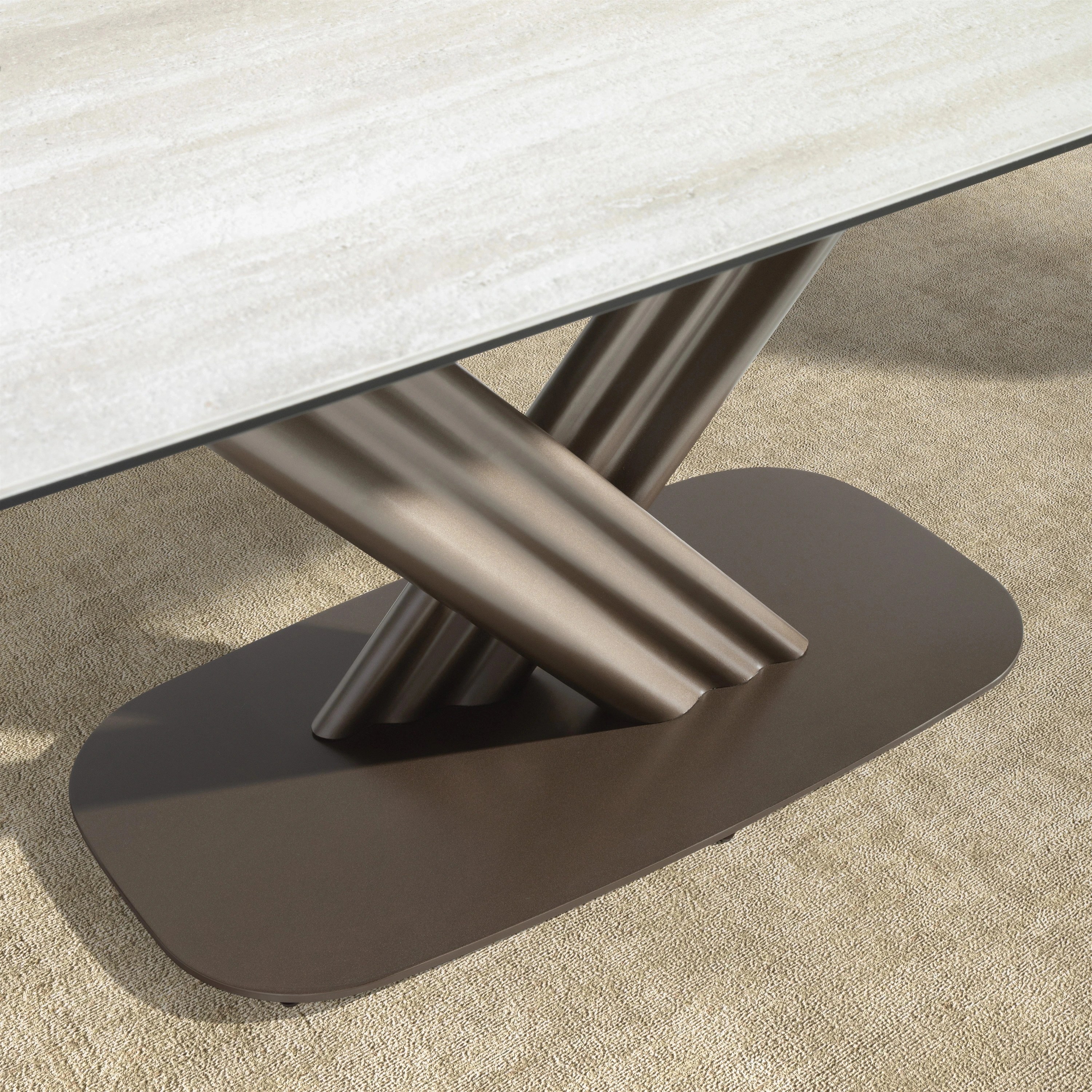 Table de salle à manger extensible ovale tonneau en marbre céramique et acier marron foncé métallisé