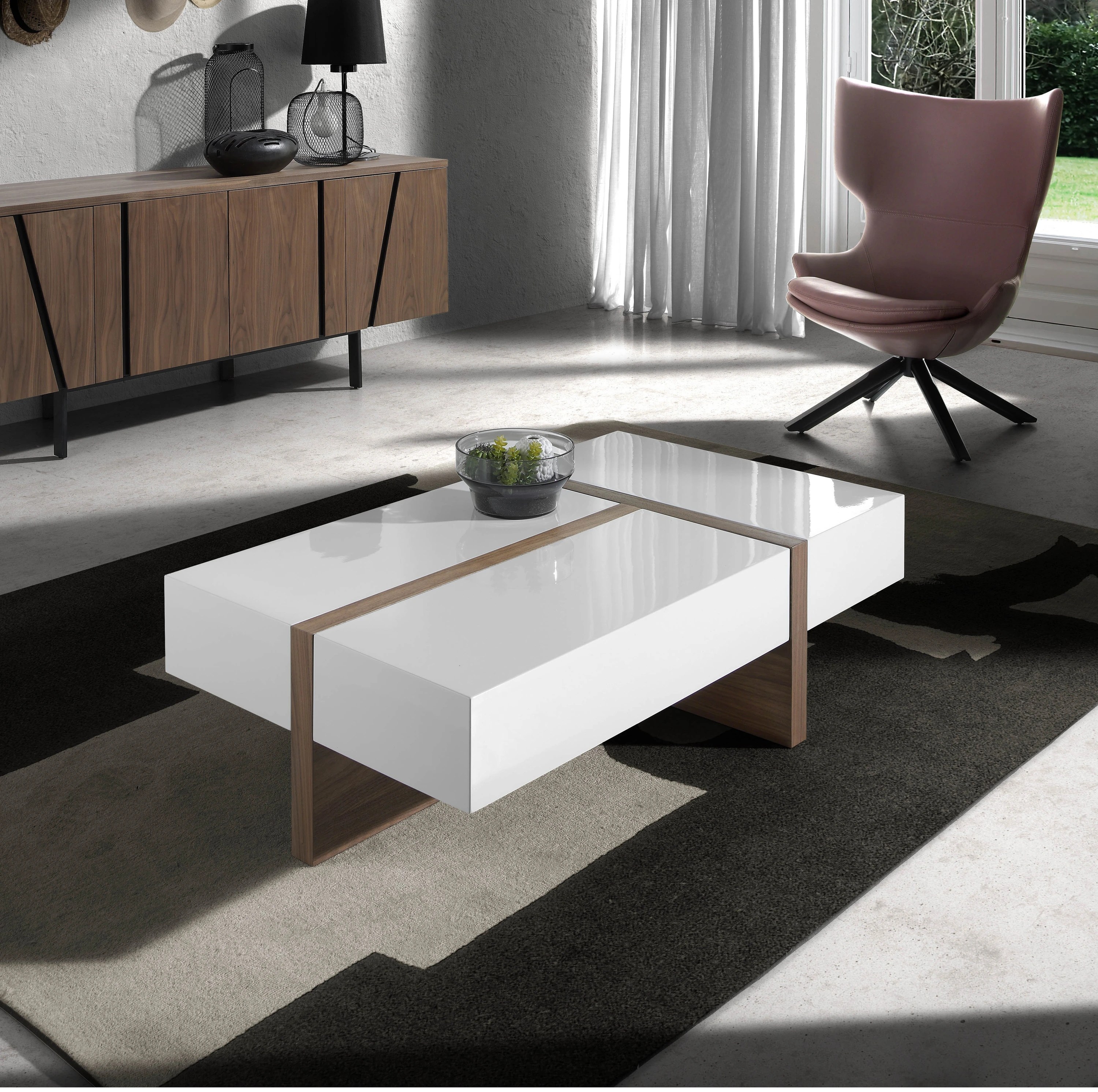 Table basse rectangulaire en bois blanc et noyer