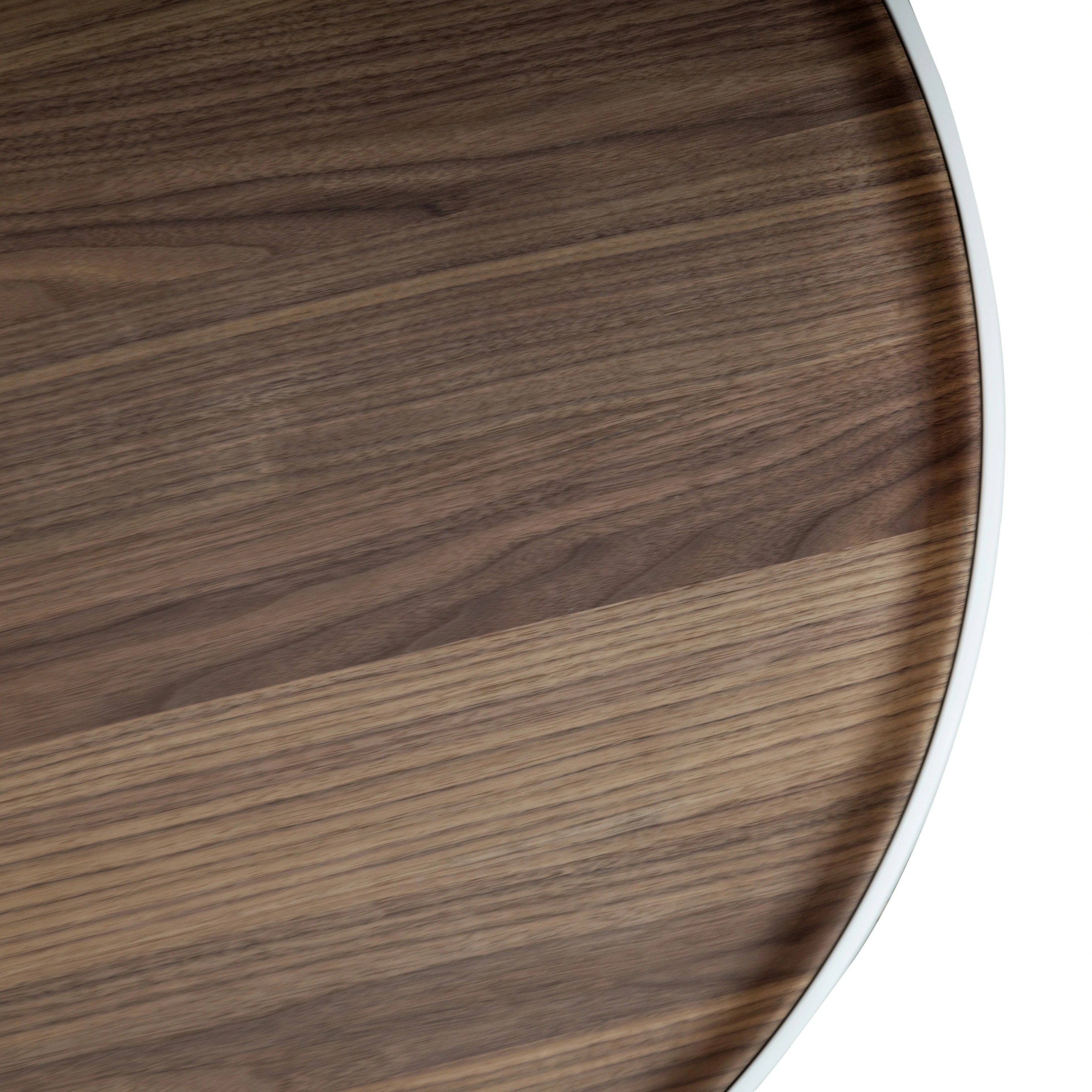 Table d'angle ronde en noyer, bois beige et acier poli plaqué or