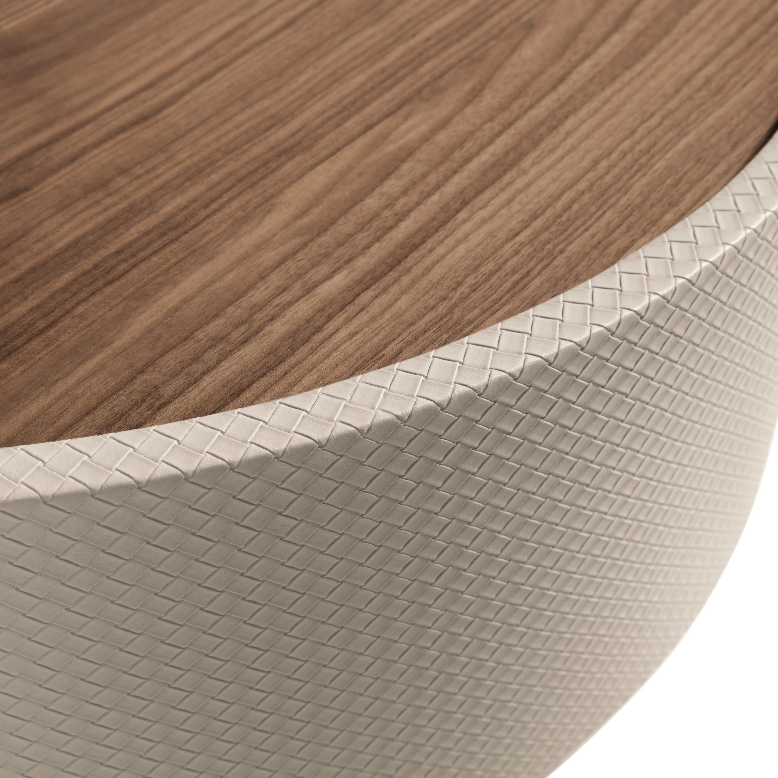 Table basse ronde en noyer et bois rembourré en similicuir couleur sable