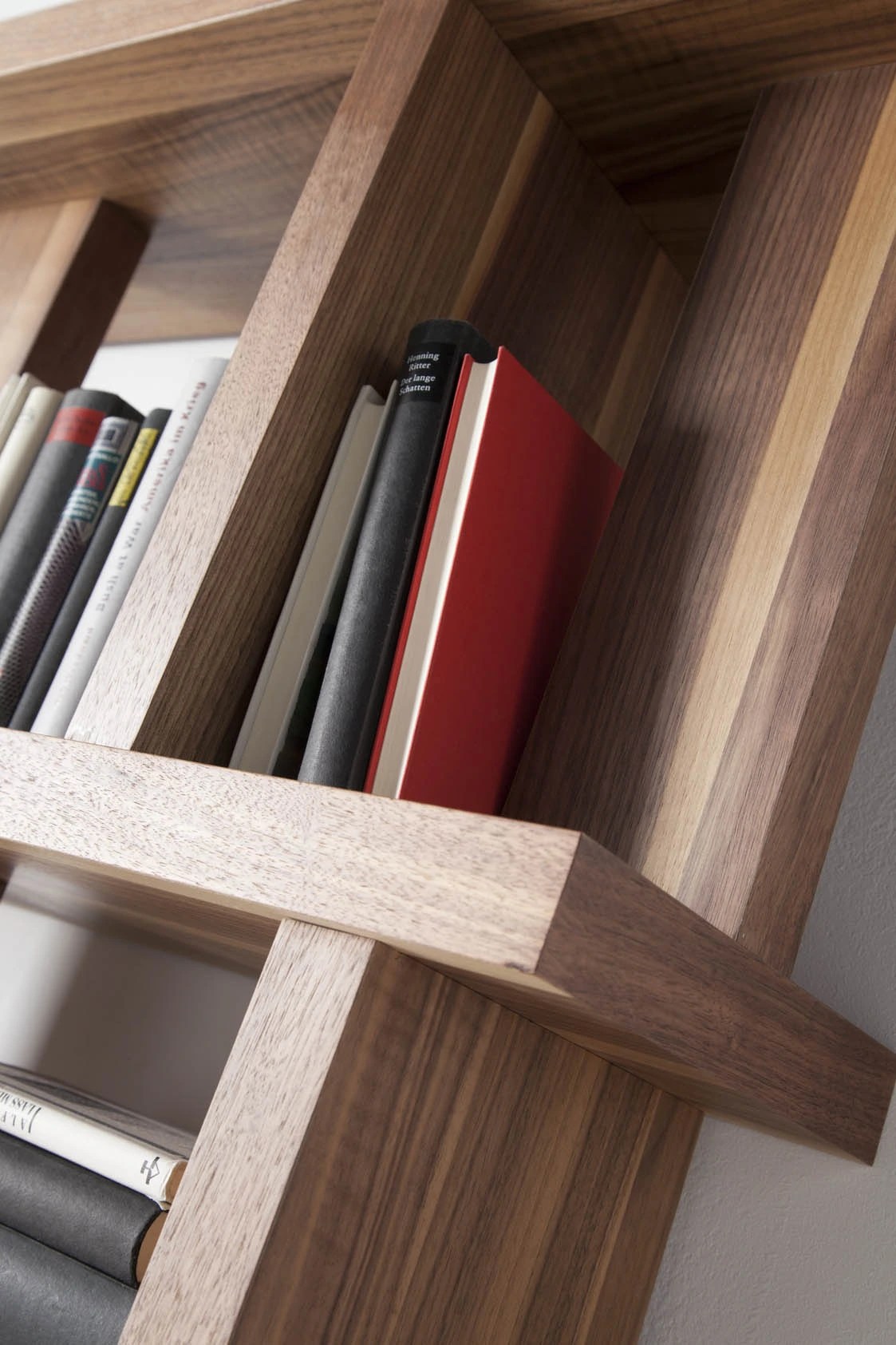 Etagère en bois de noyer