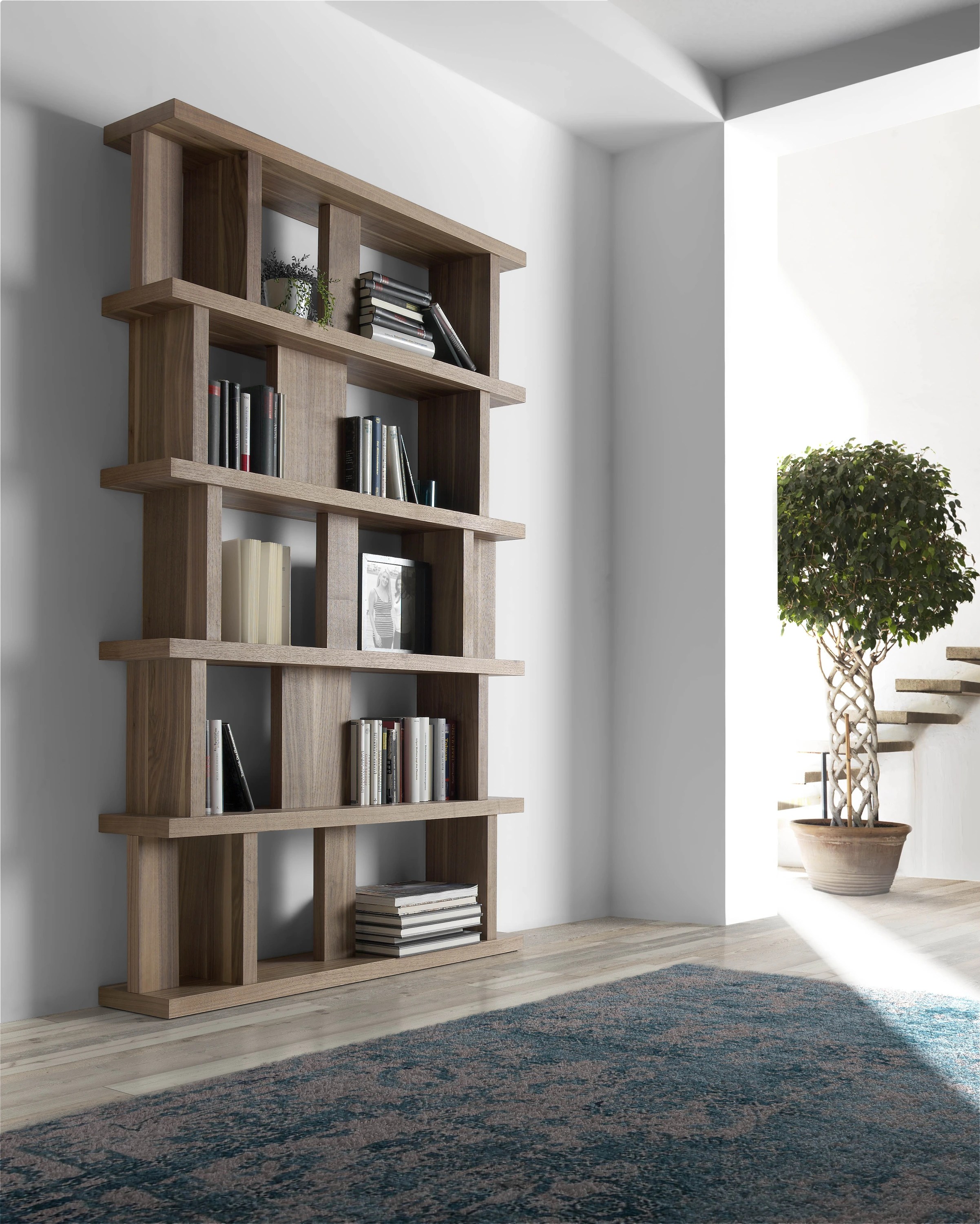 Etagère en bois de noyer