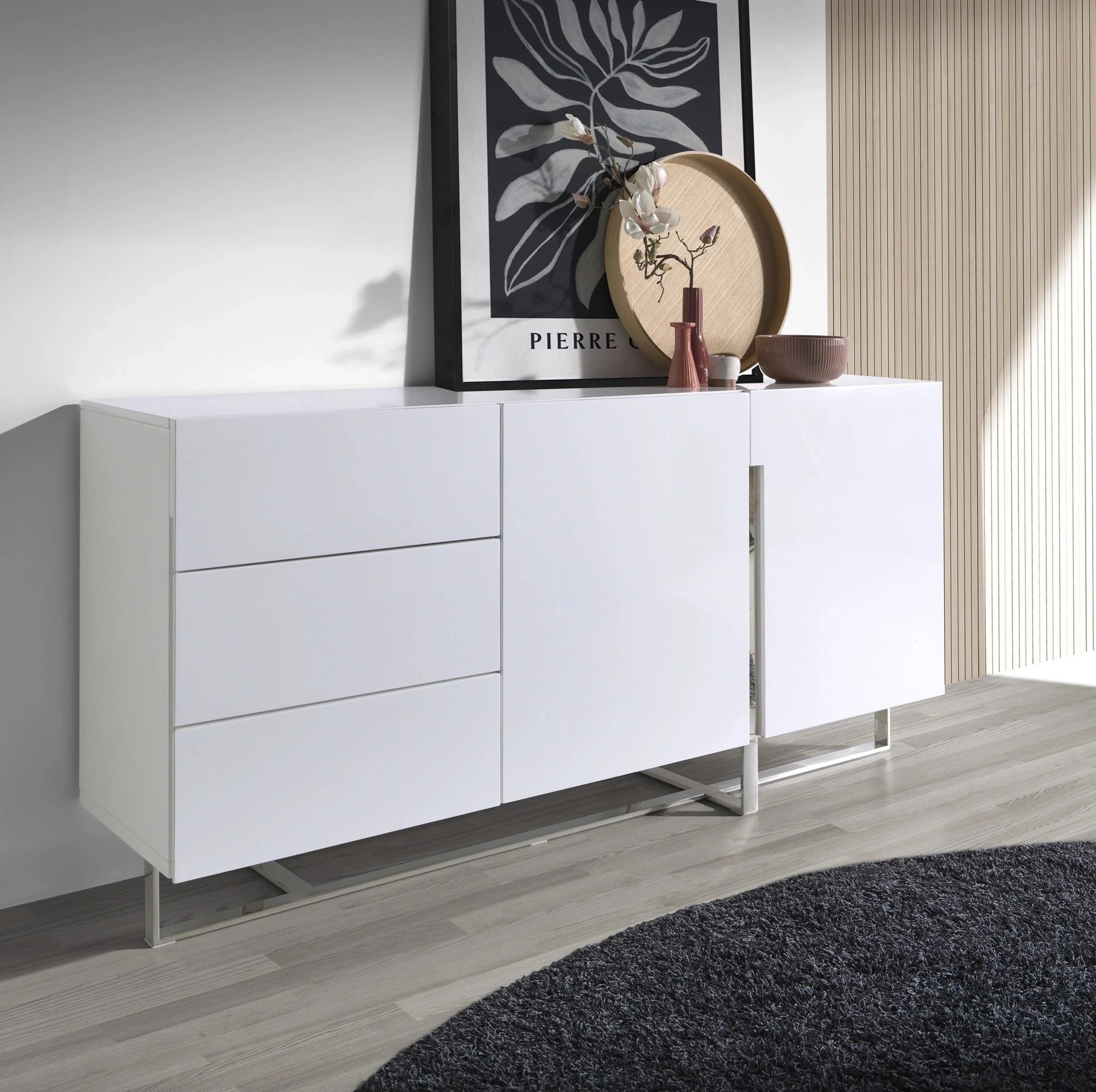 Buffet en bois blanc et acier chromé