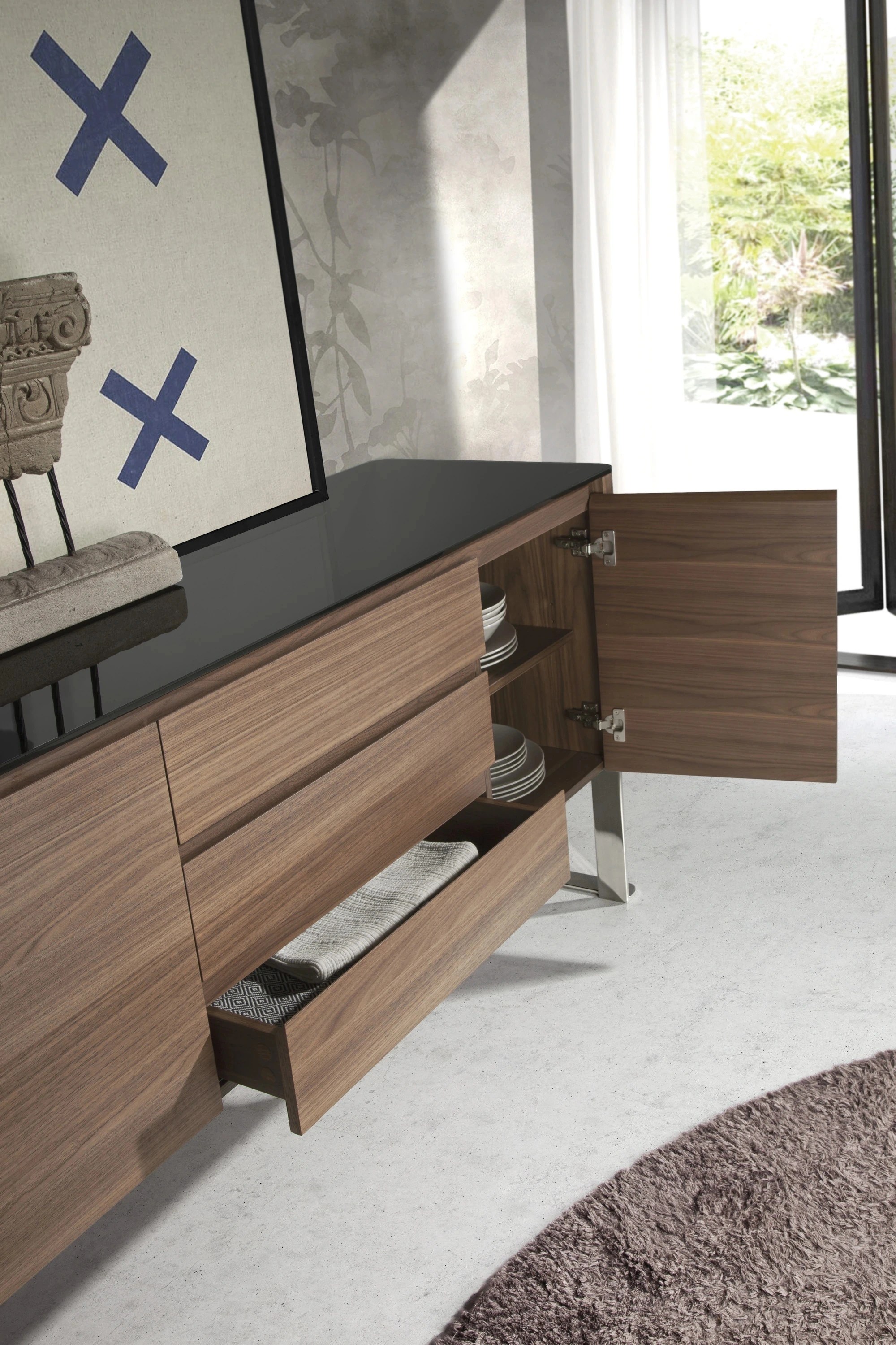Buffet noyer, acier chromé et plateau en verre noir