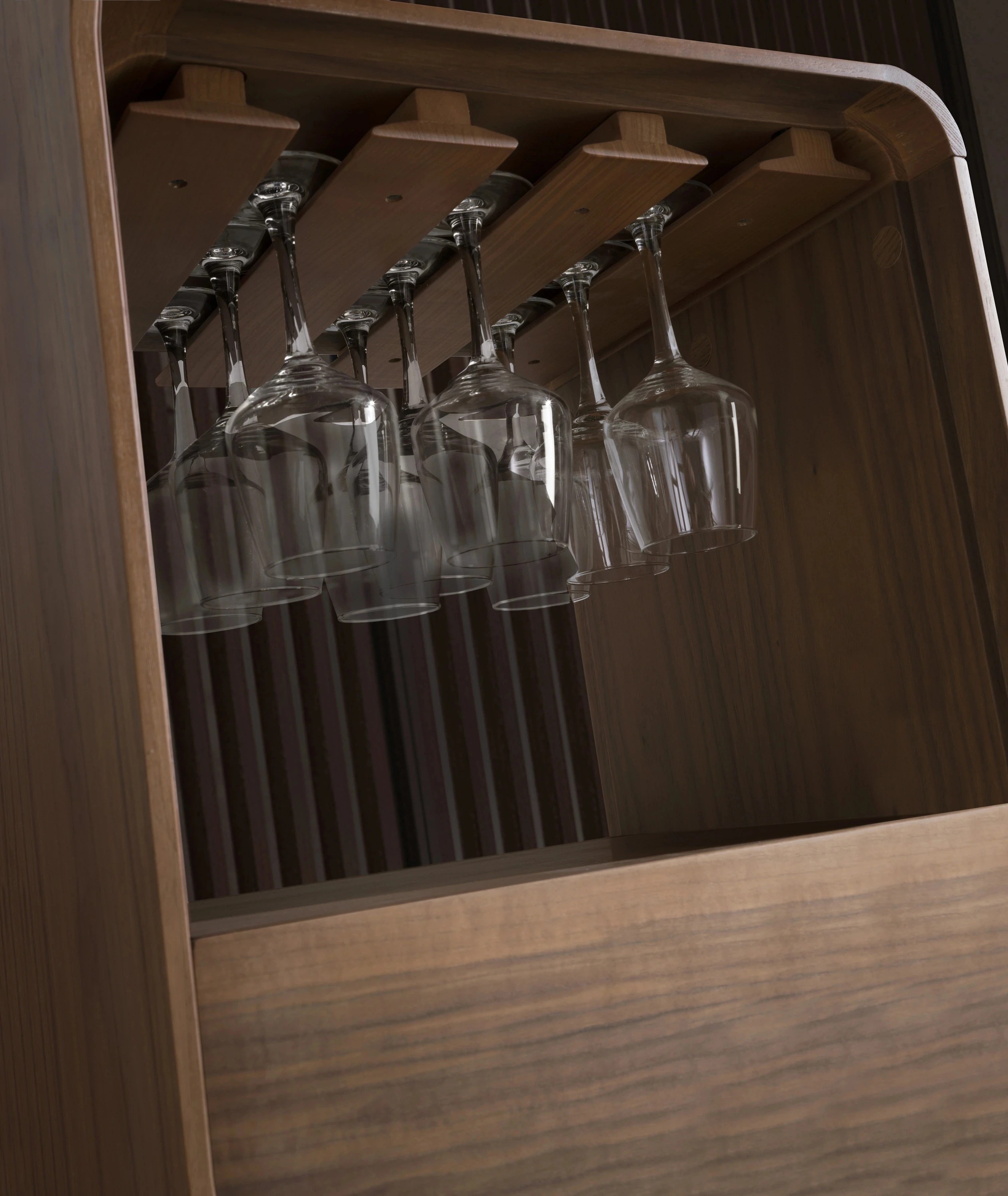 Meuble bar pivotant en noyer