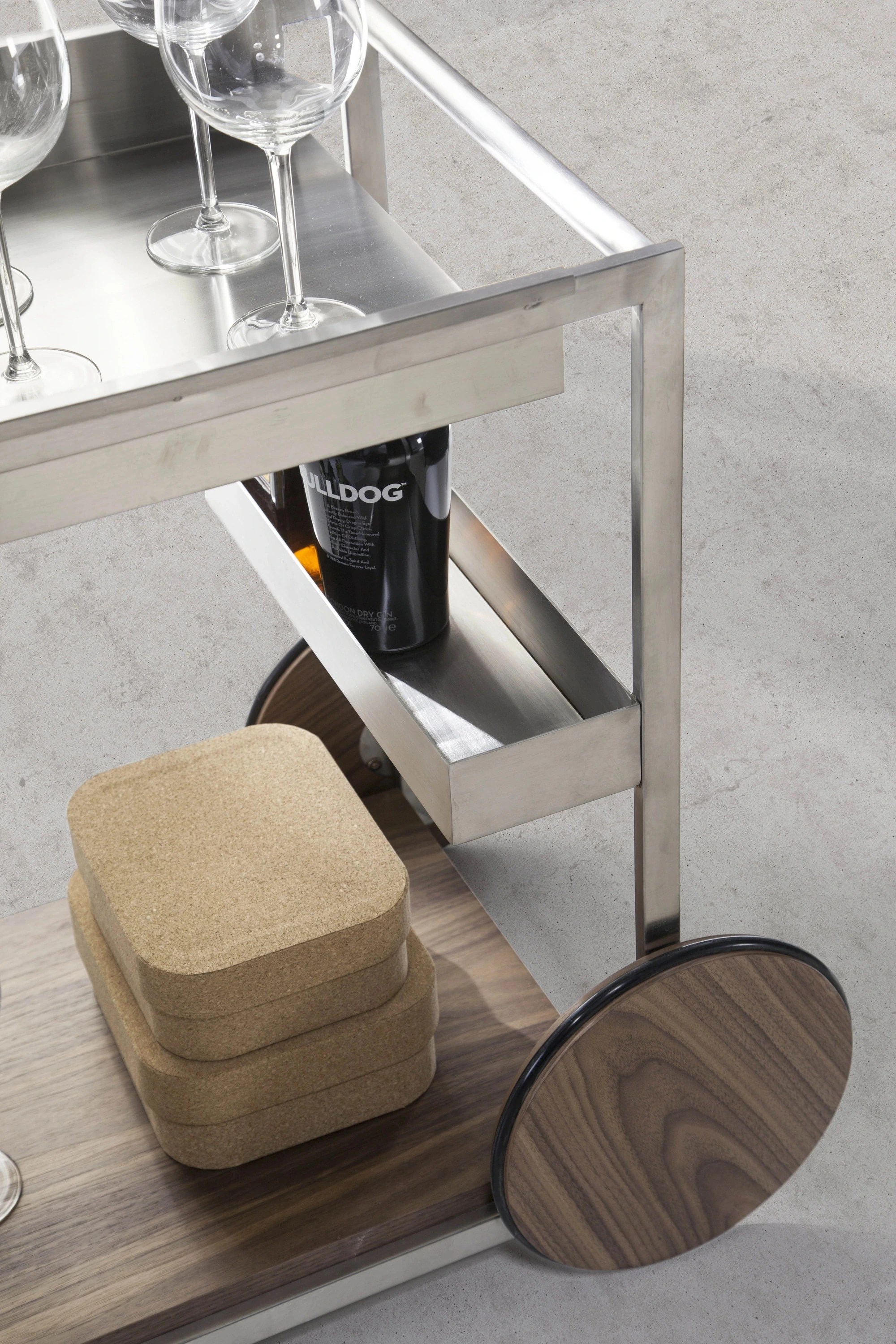 Chariot minibar en acier et noyer